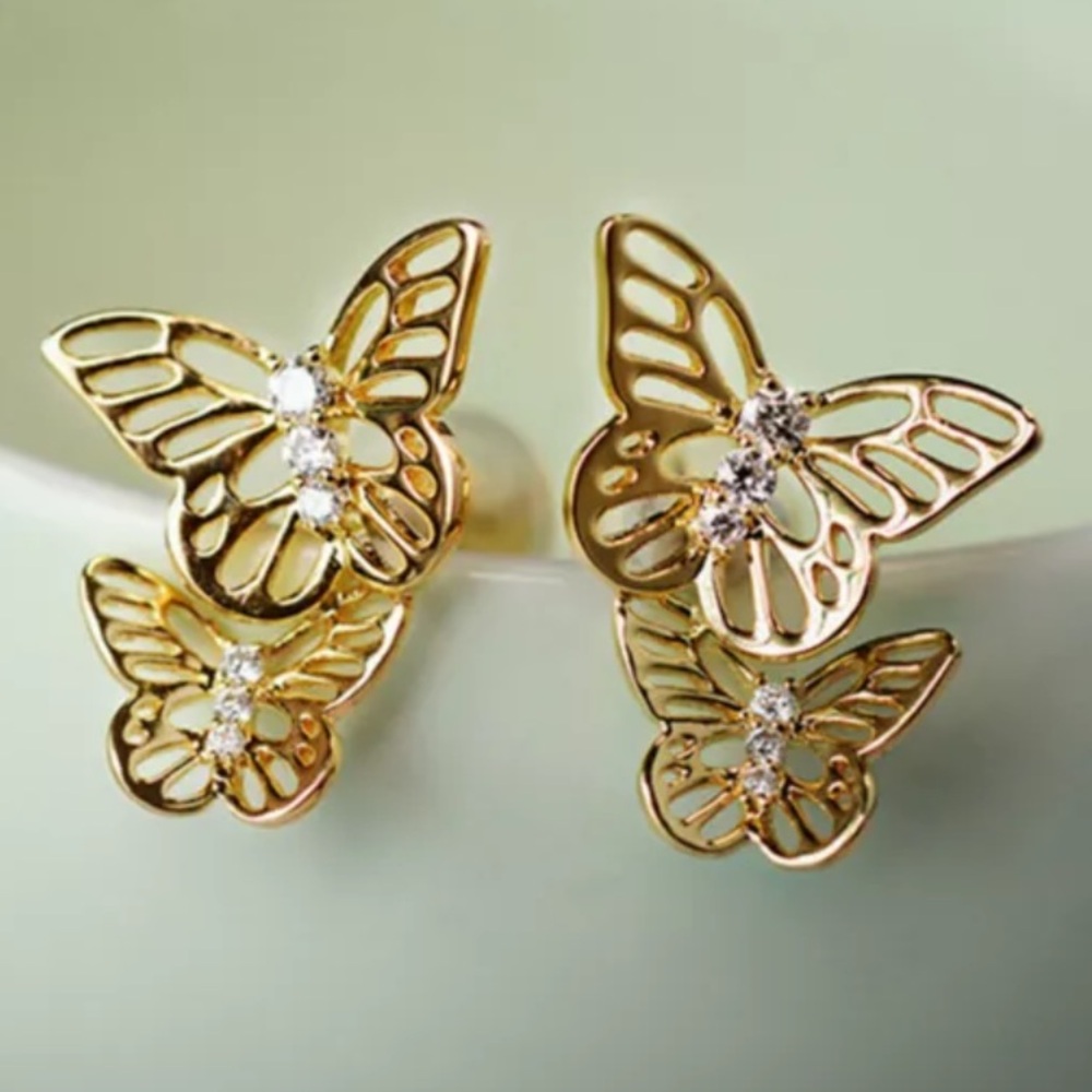 Lovely 18k Yellow Gold Over Sterling Silver White Sapphires Butterfly Studs - Picture 2 of 5